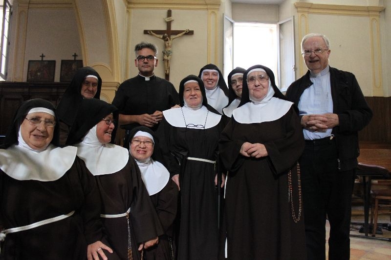 Il monastero guarda ad Oriente